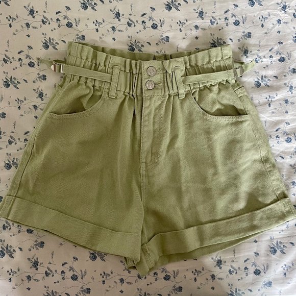 Pistachio Green High Waisted Shorts Forever 21 M - Picture 1 of 2